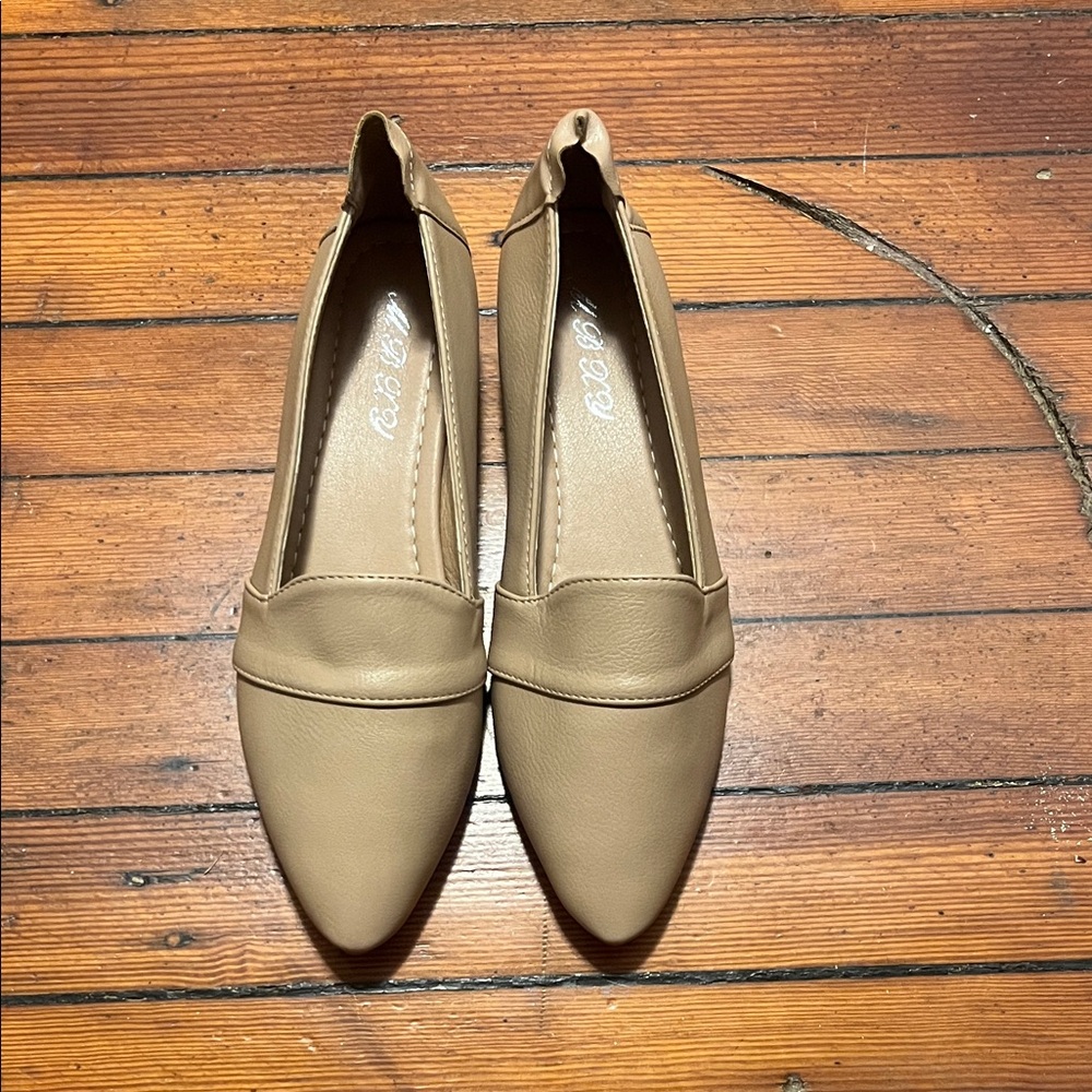 Elegant Tan Women's Loafers